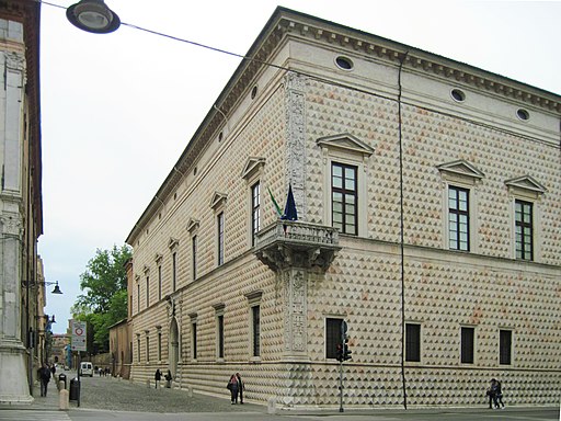 Palazzo di Diamanti di Ferrara Lungoleno, CC BY-SA 2.5 via Wikimedia Commons